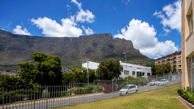 2 Bedroom Property for Sale in Gardens Western Cape